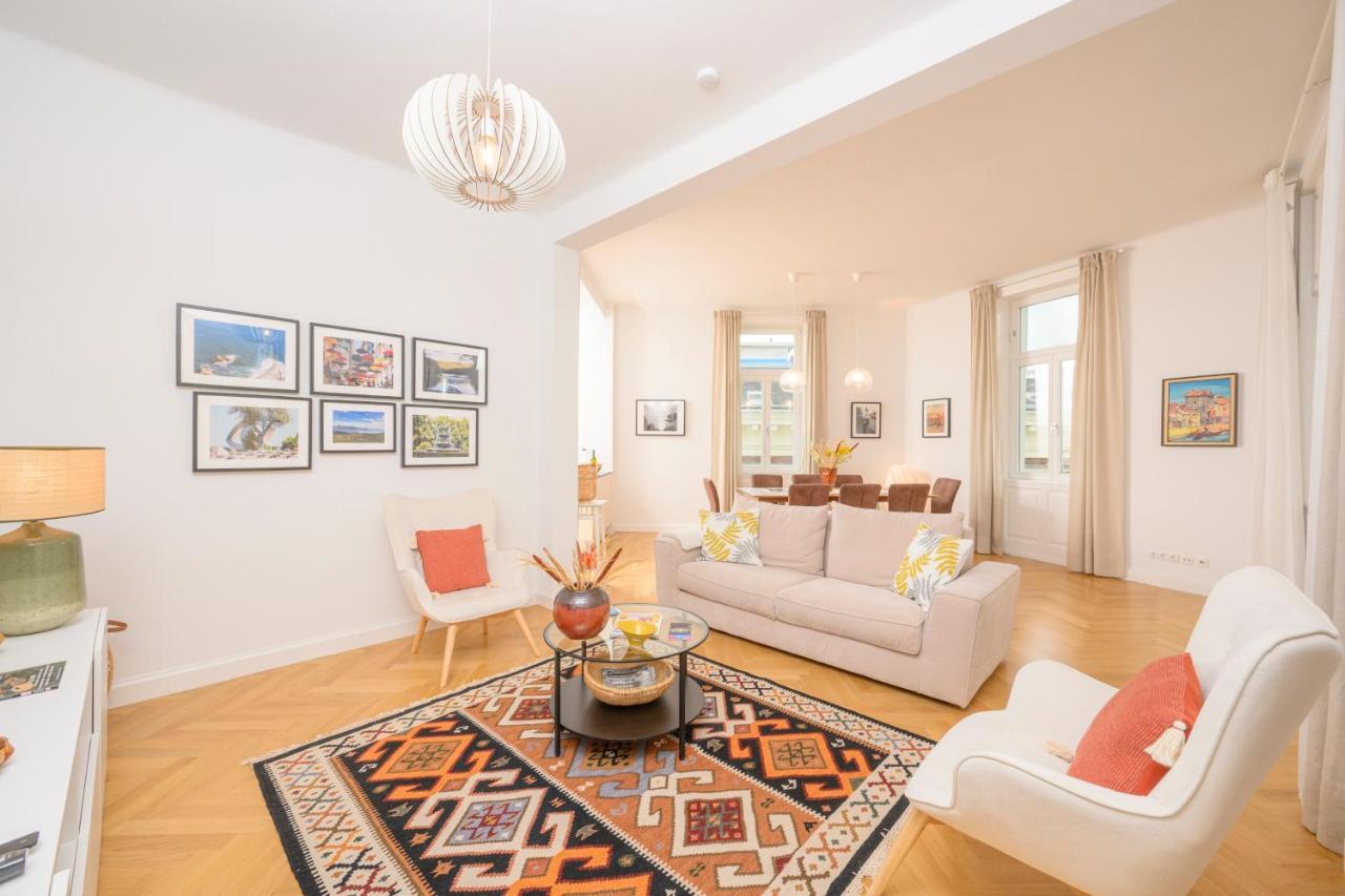 Luxury Raimund Theatre Apartment Wien