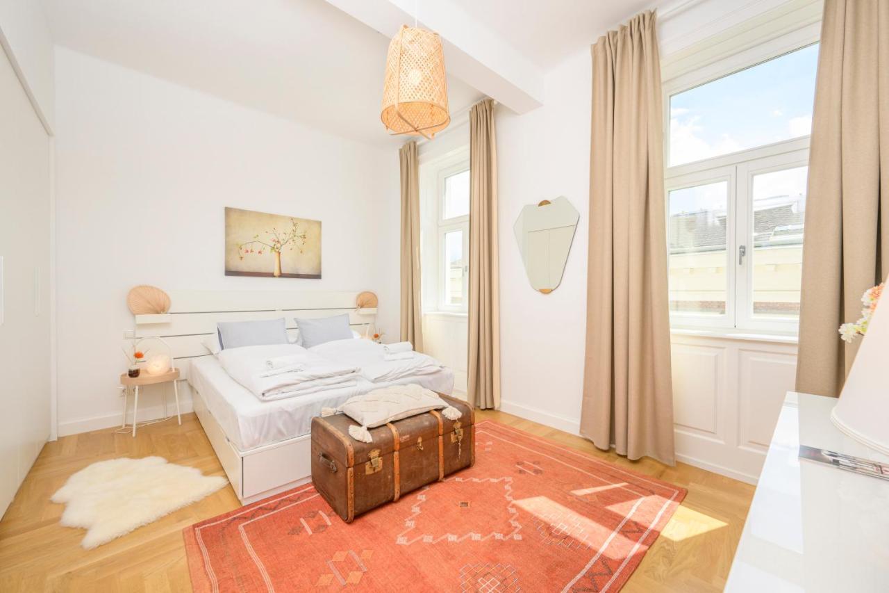 Luxury Raimund Theatre Apartment Wien